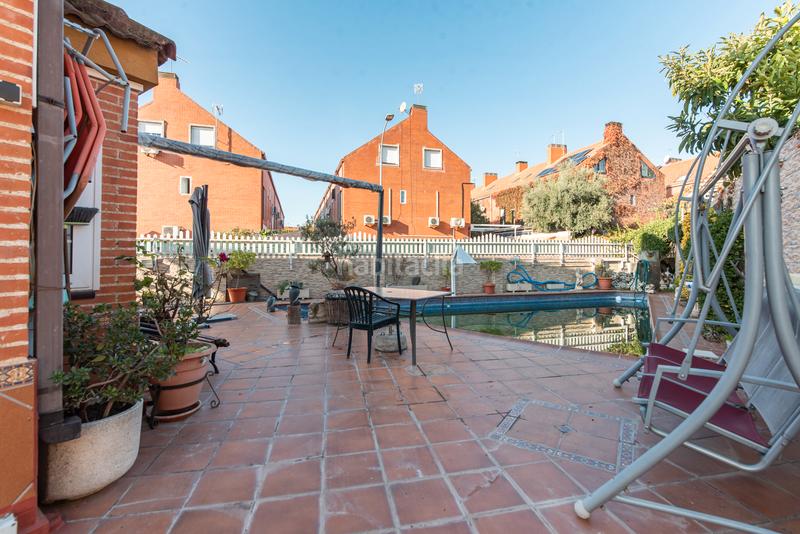 Foto fa8caa4b-7cda-4fbe-94ba-625e1ab8e550. Chalet con piscina privada en Mejorada del Campo