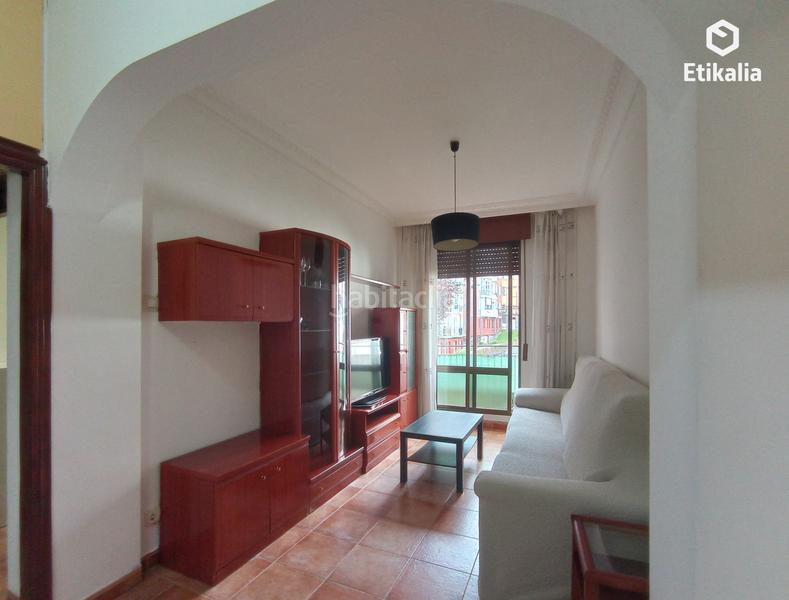 Foto ae6b0fb0-ae3f-45e1-b885-e8f745e3d1fe. Alquiler piso alquiler piso en santutxu de 2 habitaciones en Bilbao