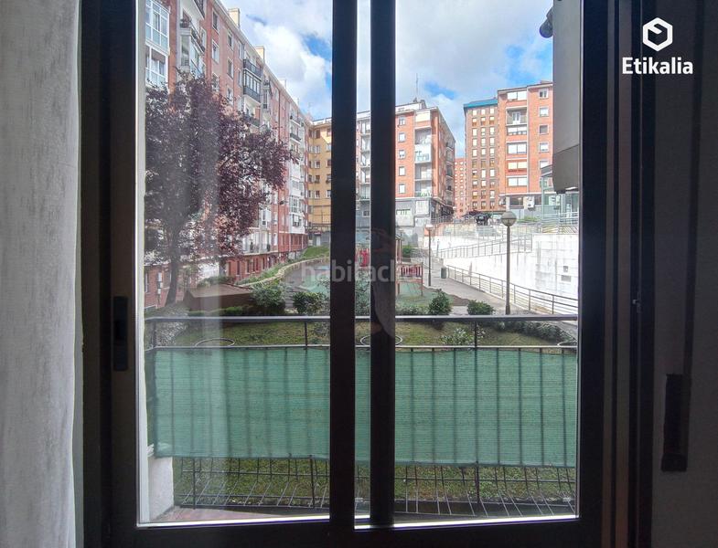 Foto cb6f84b4-84a3-47fb-934e-3ae188dc4c44. Alquiler piso alquiler piso en santutxu de 2 habitaciones en Bilbao