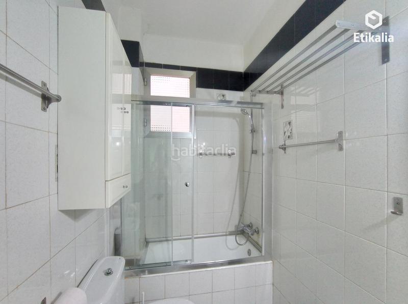 Foto 73fbd59e-8b3f-4d5a-9ae1-a669a4efd030. Rent flat with heating in Santutxu-Basarrate Bilbao