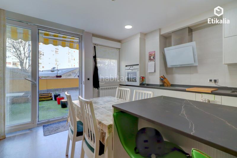 Foto f50dfda2-dcf5-43ab-9ac5-7d5215439c4d. Piso  en venta en el parque del norte en Zaramaga Vitoria - Gasteiz