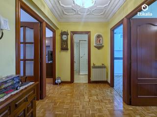 Appartement  Vitoria-gasteiz - reyes católicos. Piso en venta en aranbizkarra