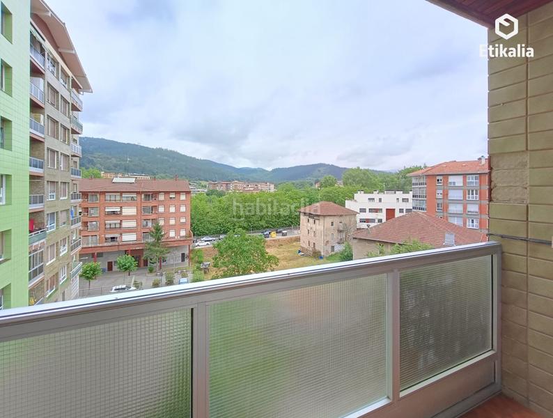 Foto 0fa20d19-83f6-43f2-9429-210a2c01b304. Alquiler piso en baratzeko plaza 1 alquiler usánsolo. en Galdakao