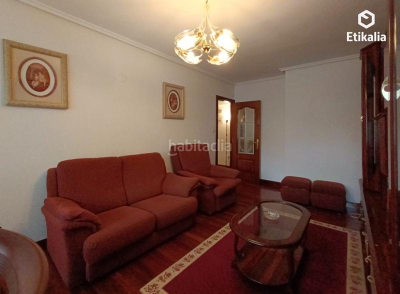 Foto 967626d1-32bd-4ca7-8d08-f9180ddf45d8. Alquiler piso en baratzeko plaza 1 alquiler usánsolo. en Galdakao
