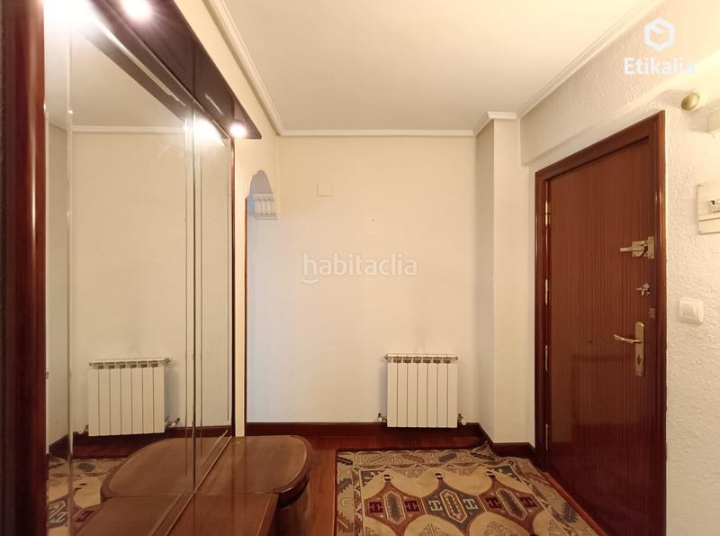 Foto df3d5cbf-2be4-461f-9e23-d1ac217b28eb. Alquiler piso en baratzeko plaza 1 alquiler usánsolo. en Galdakao