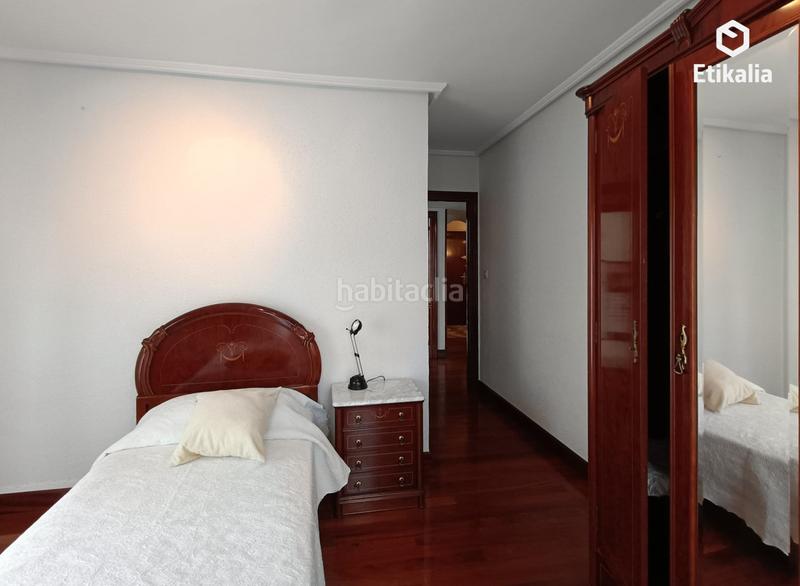 Foto ededd03b-02c6-470a-93d8-85e00b3ad361. Alquiler piso en baratzeko plaza 1 alquiler usánsolo. en Galdakao