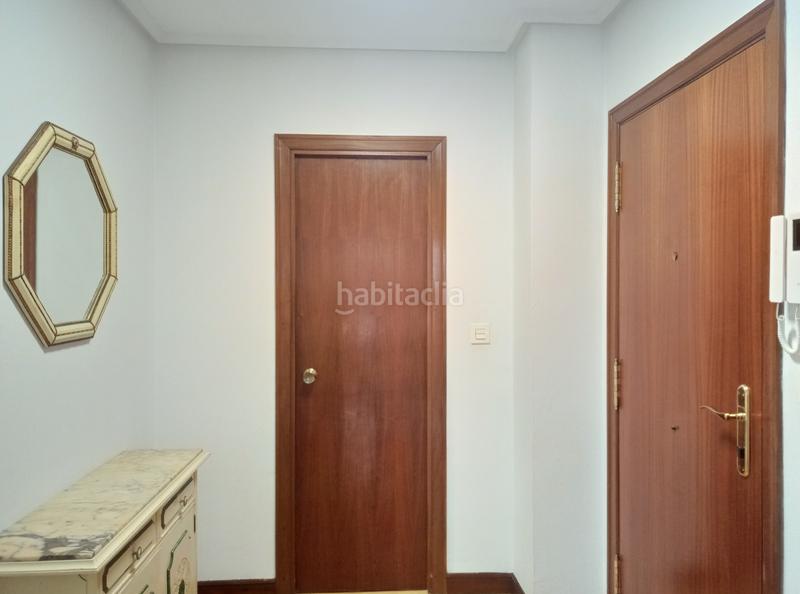 Foto afe7255b-c72b-4ee8-ad9a-b847c2a2c55e. Alquiler piso se alquila piso de tres habitaciones, exterior, junto al metro. en Portugalete