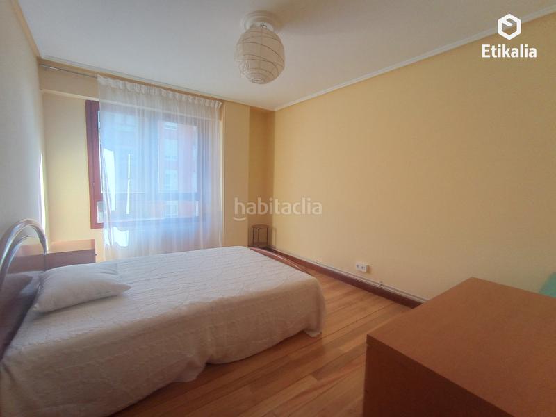 Foto b3b5bbef-c6d8-4756-8995-a9b189fe4bb9. Lloguer pis amb calefacció aparcament a Azeta - Abatxolo Portugalete