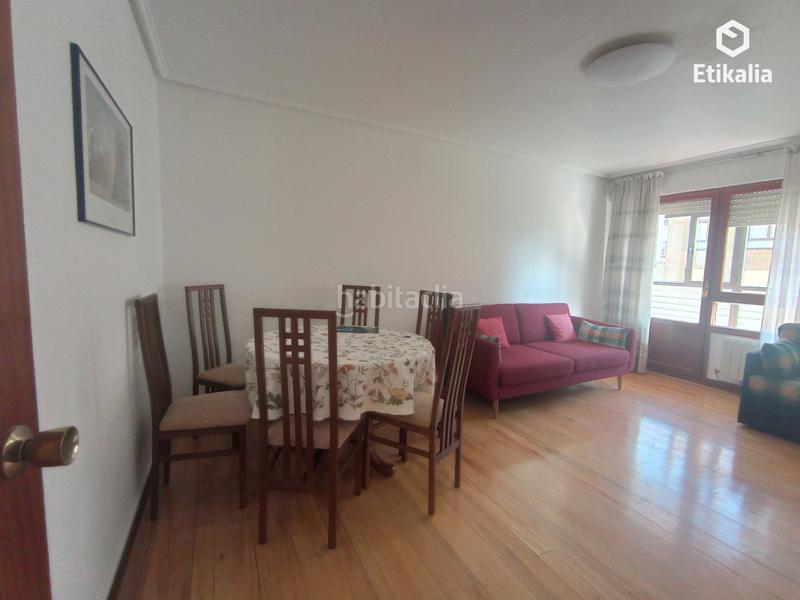 Foto 5c7e47c7-808b-4a75-b4c5-6c61b954d015. Rent flat with heating parking in Azeta - Abatxolo Portugalete