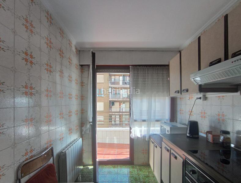 Foto 60f8dd5b-8e0f-499b-9f4f-c53bce774496. Rent flat with heating parking in Azeta - Abatxolo Portugalete
