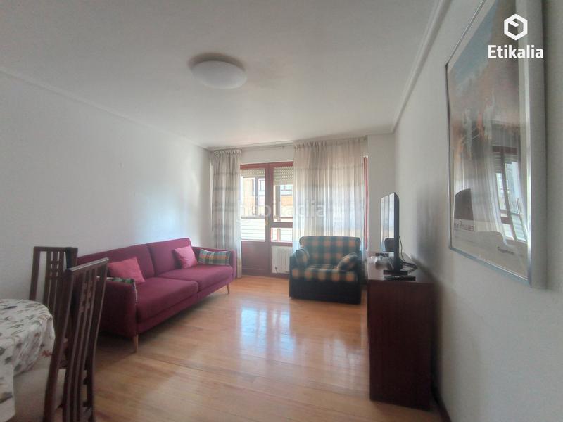 Foto 88a92b98-c5a6-4d3b-b1a9-7e69744e0c8a. Rent flat with heating parking in Azeta - Abatxolo Portugalete