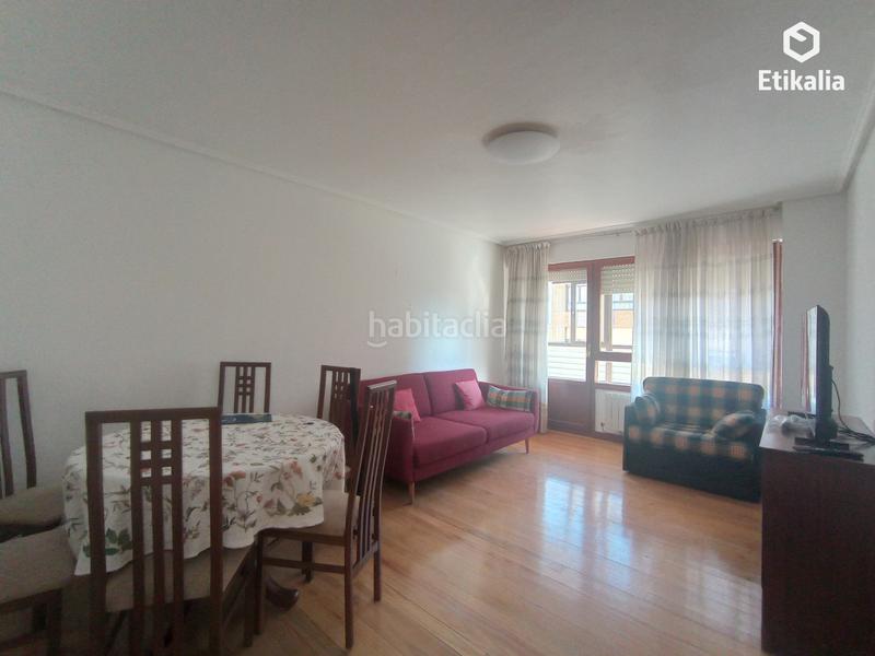 Foto 939e640d-b88a-44a8-aac6-a5231963a822. Rent flat with heating parking in Azeta - Abatxolo Portugalete