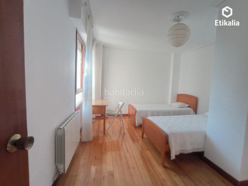 Foto 9ebaaca8-d557-4ab9-88e0-65a23ac38853. Rent flat with heating parking in Azeta - Abatxolo Portugalete