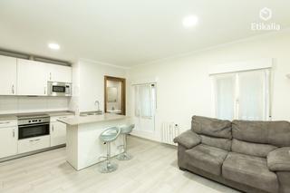 Piso  Bilbao - sagarminaga kalea 34. Se vende piso, reformado, junto al metro basarrate e ikastola ka