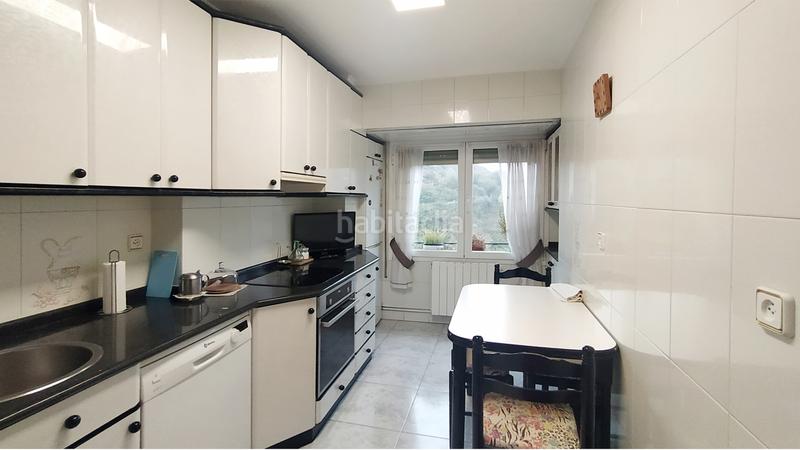 Foto 2451710c-edc5-4b43-9521-693b4fd73209. Miete etagenwohnung mit heizung in Ensanche - Moyua - Diputación Bilbao