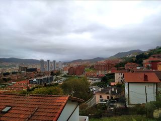Piso en Carretera basurto castrejana  181. bilbao 181. Se vende duplex en altamira