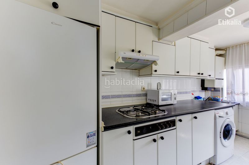 Foto c2d4afda-d82a-4cf5-9399-5e3b05aece99. Pis amb calefacció a Casco Viejo Vitoria - Gasteiz