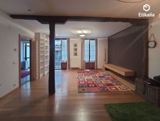 Alquiler Piso en Ensanche - Moyua - Diputación. Alquiler de piso, 2 habitaciones con ascensor, en el casco viejo