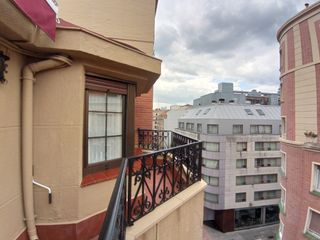 Miete Etagenwohnung  Fontecha y salazar 5. bilbao. Precioso piso en alquiler con terraza frente al puente zubizuri