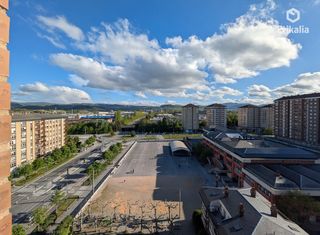 Miete Etagenwohnung  Vitoria-gasteiz - federico baraibar. Piso de tres habitaciones, dos baños y garaje con fabulosas vist