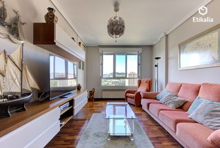 Pis  Vitoria-gasteiz - federico baraibar. Piso de tres habitaciones, dos baños y garaje con fabulosas vist