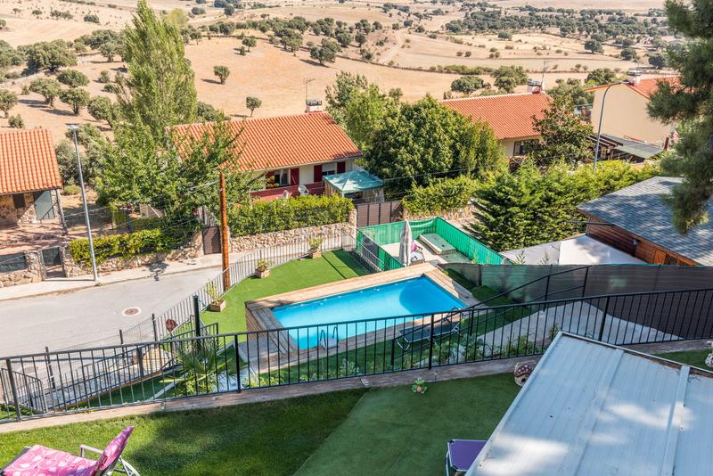 Foto 7ae7005f-1f48-4dfd-90bc-ee034406b450. Casa bifamiliare con riscaldamento parcheggio piscina in Vegas de Matute