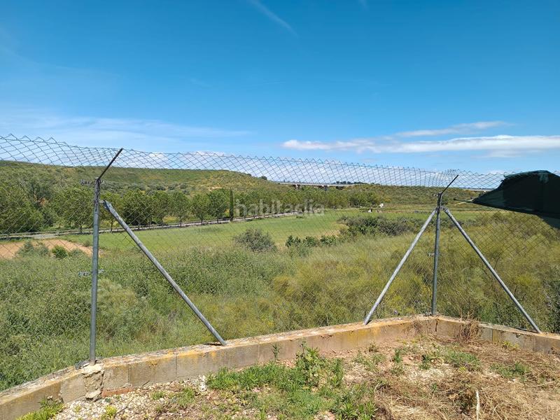 Foto f74915be-8910-4018-aa95-3f08f28318ef. Wohngrundstück in Cabanillas del Campo