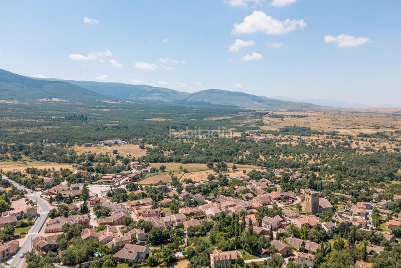 Foto 3924ed82-9556-477e-89f9-25340dafc120. Casa amb xemeneia calefacció a Sotosalbos