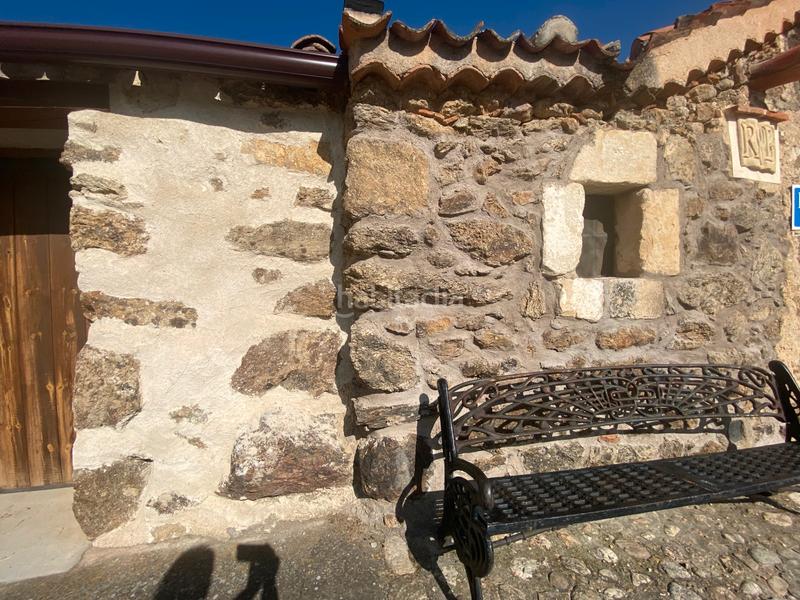 Foto f1306015-eee5-406a-979d-d7f083774131. Casa amb xemeneia calefacció a Sotosalbos