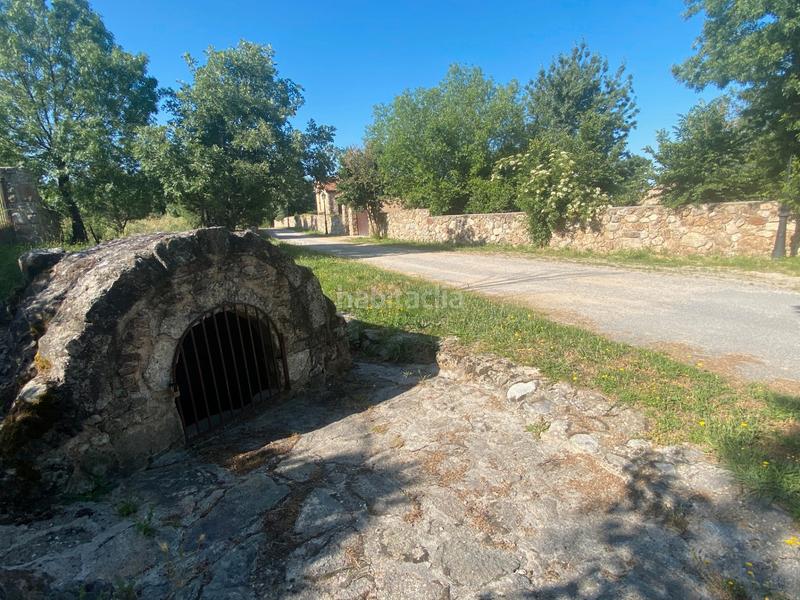 Foto f7b48402-d14a-4d7d-a4d9-cf1d90460c87. Casa amb xemeneia calefacció a Sotosalbos