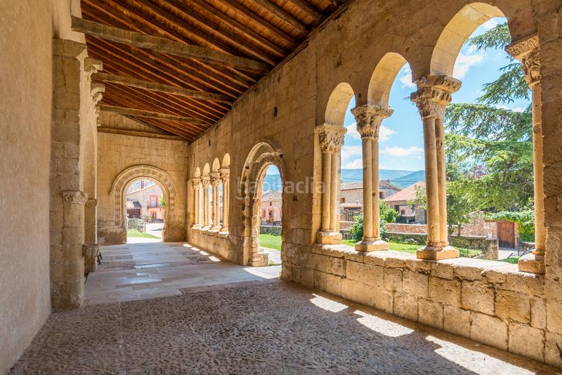 Foto ff15daf6-84e9-46da-95f6-43246cddbf3e. Casa amb xemeneia calefacció a Sotosalbos