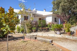 Chalet  Calle huelva. Chalet independiente en valdemorillo, madrid