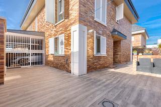 Maison jumelée  Calle fundi. Chalet adosado en valdemorillo, madrid