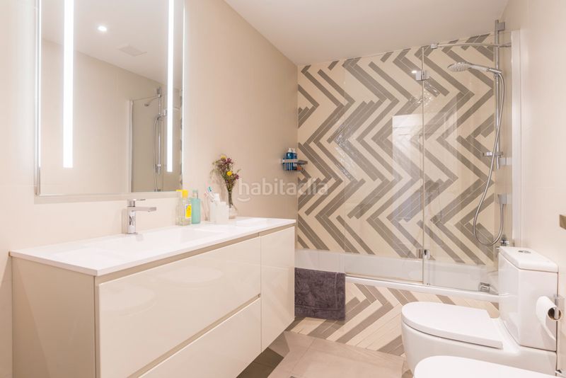 Foto 018f6c94-b8e1-4323-835e-de5a68df6ef8. Pis amb calefacció aparcament piscina a Mirasierra Madrid