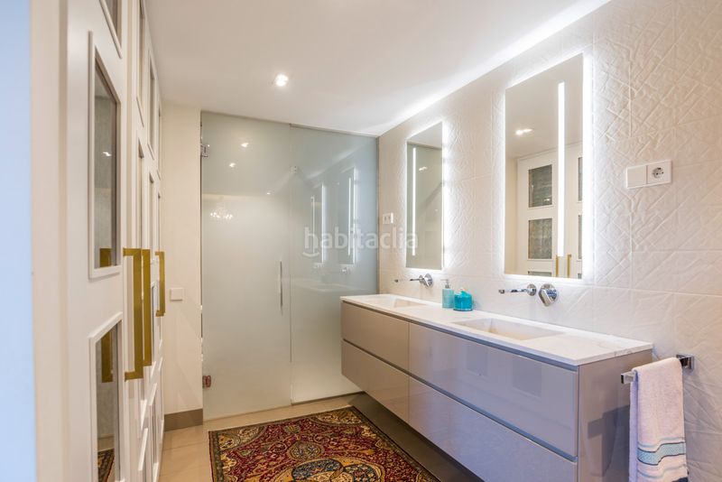 Foto e9b29b9d-4d11-4be9-9ac6-34dea18d8cf6. Pis amb calefacció aparcament piscina a Mirasierra Madrid