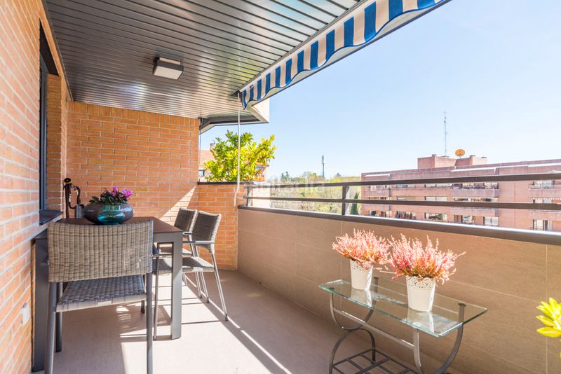 Foto f5ed1b5f-41ce-4ccc-9422-56a2444d8732. Pis amb calefacció aparcament piscina a Mirasierra Madrid