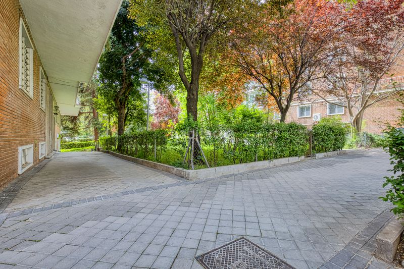 Foto 041504eb-9c9f-44e1-b90e-1bf2e80c7bec. Pis amb calefacció aparcament a Guindalera Madrid