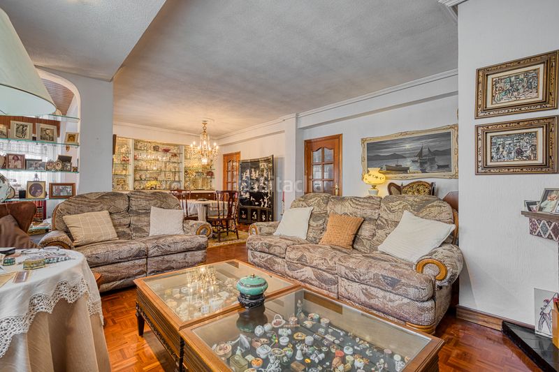 Foto 183d0e51-28e4-47e6-abbe-005929ac5a2d. Pis amb calefacció aparcament a Guindalera Madrid