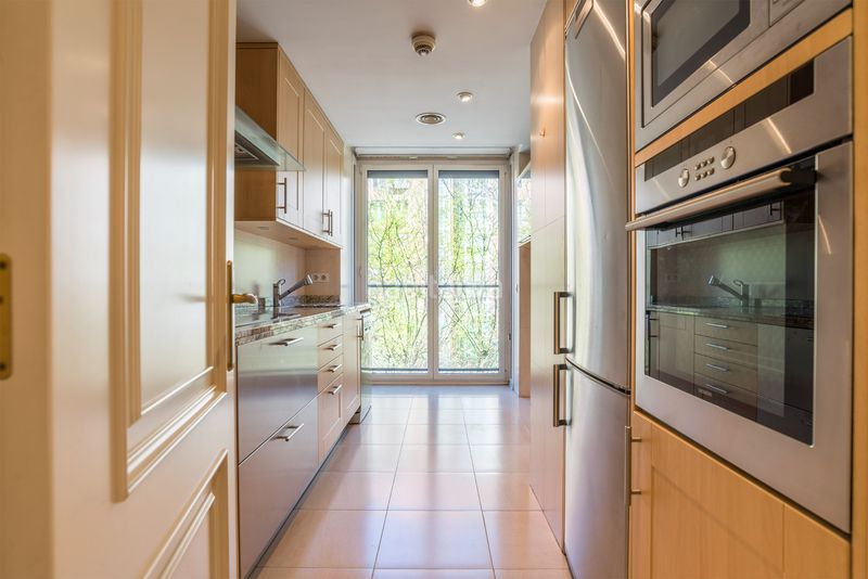 Foto 10bd8cf6-3925-4756-b507-3c735d87ecf8. Pis amb calefacció aparcament piscina a Acacias Madrid