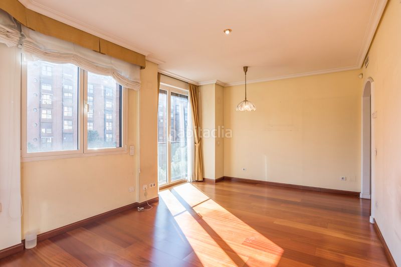 Foto 1a7f2b79-931c-48bc-b8df-5976cc0d0b63. Pis amb calefacció aparcament piscina a Acacias Madrid