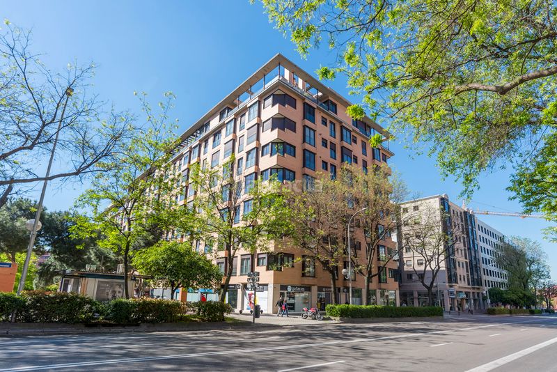 Foto 318c02bc-3ae9-4e0a-aca9-6a47255d38c9. Pis amb calefacció aparcament piscina a Acacias Madrid