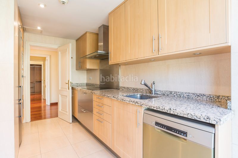 Foto 7dca40e6-b1c4-4fc5-888d-16003e4c24e9. Pis amb calefacció aparcament piscina a Acacias Madrid