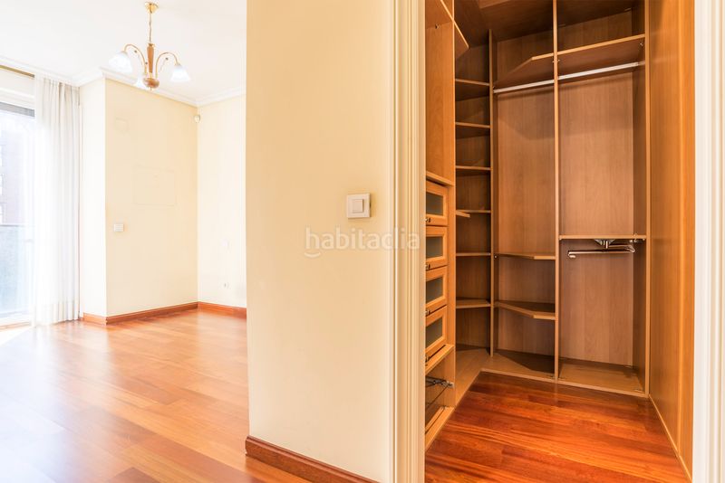 Foto 848cd74f-f130-4f3b-9a37-ffb18dc45861. Pis amb calefacció aparcament piscina a Acacias Madrid