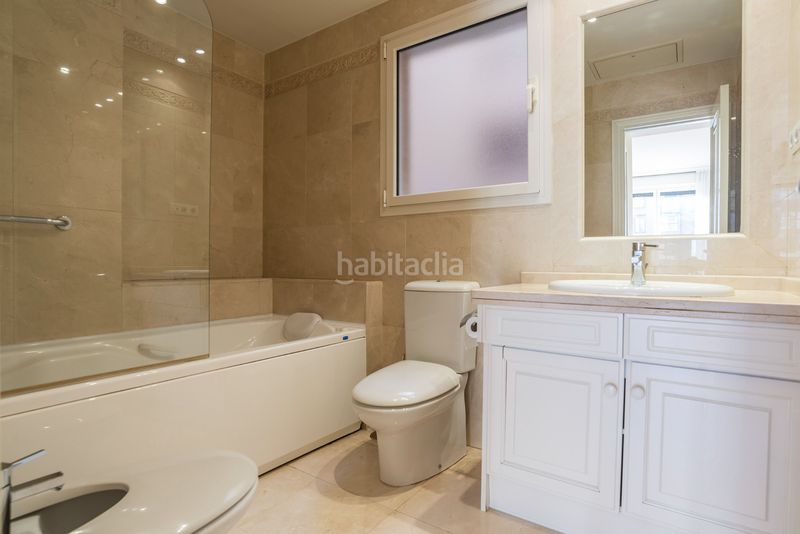 Foto b24ec440-9b10-4d1f-ac78-337363b583c5. Pis amb calefacció aparcament piscina a Acacias Madrid