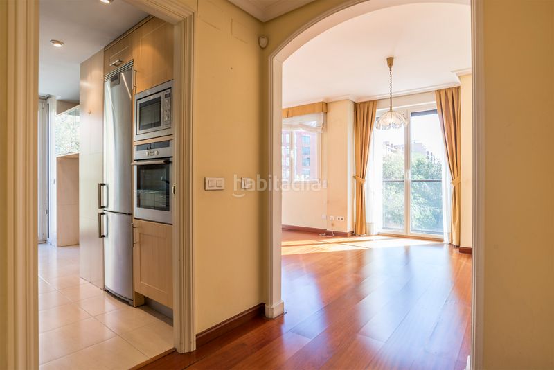 Foto c62b0cdd-e2f4-4cc1-84f6-b958552cdf34. Pis amb calefacció aparcament piscina a Acacias Madrid