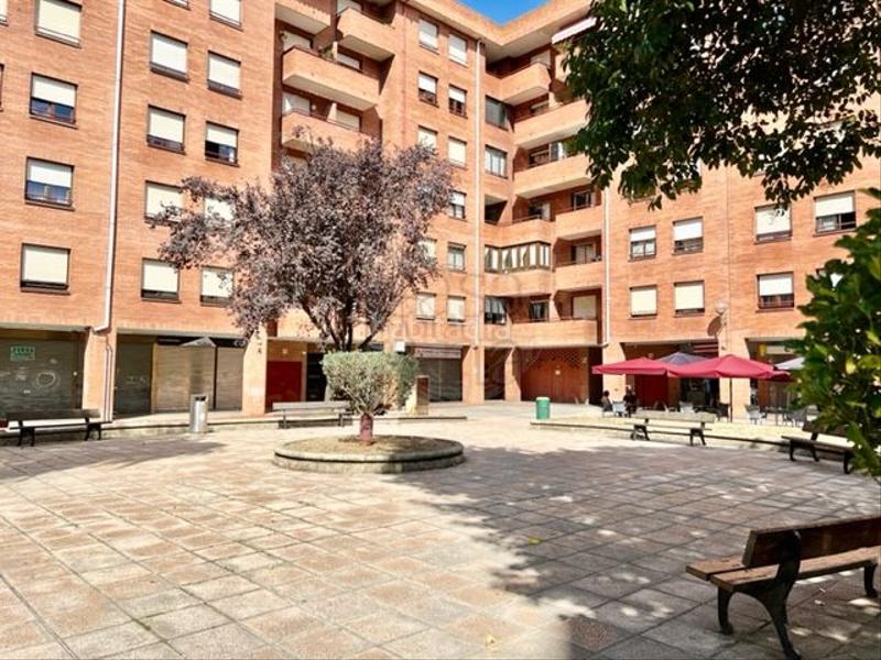 Foto f00df916-32ef-4bd1-a845-20a8ad330c95. Local comercial local en lezeaga junto parada de autobus en Bilbao