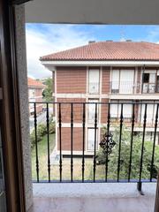 Miete Etagenwohnung  Barrio la casa. Bonito piso  en urbanización con piscinas