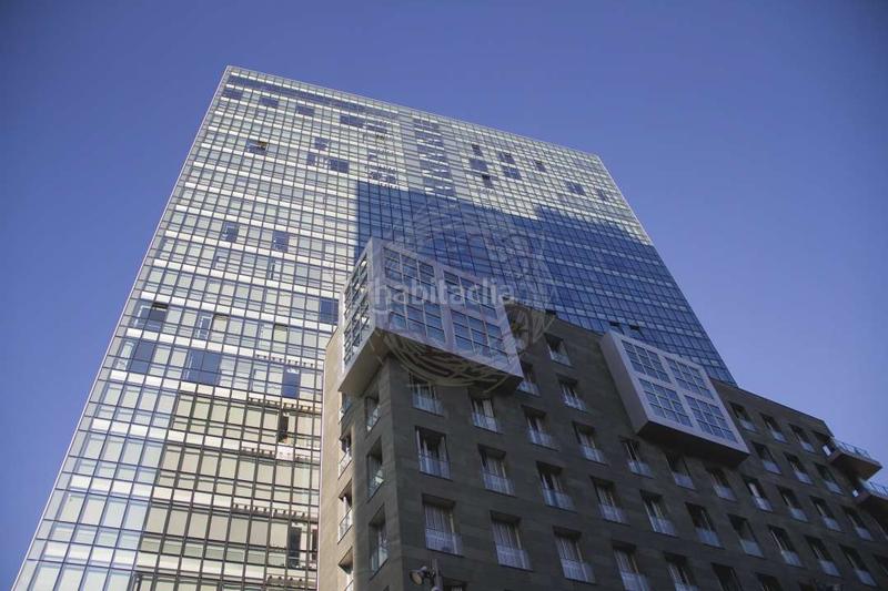 Foto 701478f8-c89d-4080-9a29-32ce045ee99a. Parking voiture dans Albia Bilbao