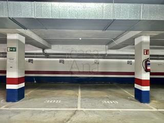 Aparcament cotxe a Avenida ribera de axpe etorbidea 11. Parcelas de garaje a 5 minutos del metro de astrabudua