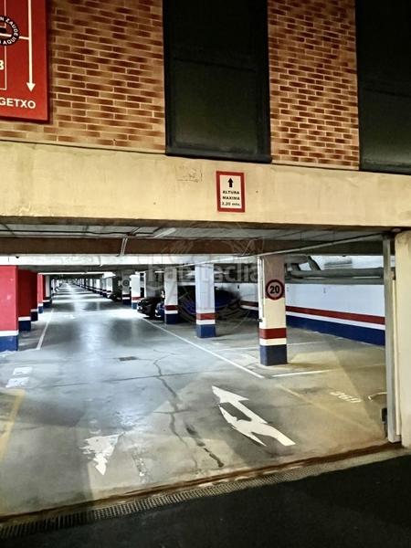 Foto edf5a269-58c8-455b-ac03-1fbd7d43729d. Posto auto in avenida ribera de axpe etorbidea 11 in Erandio